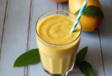 recette smoothie mangue facile, smoothie tropical, comment faire un smoothie mangue, boisson rafraîchissante santé, smoothie maison aux fruits